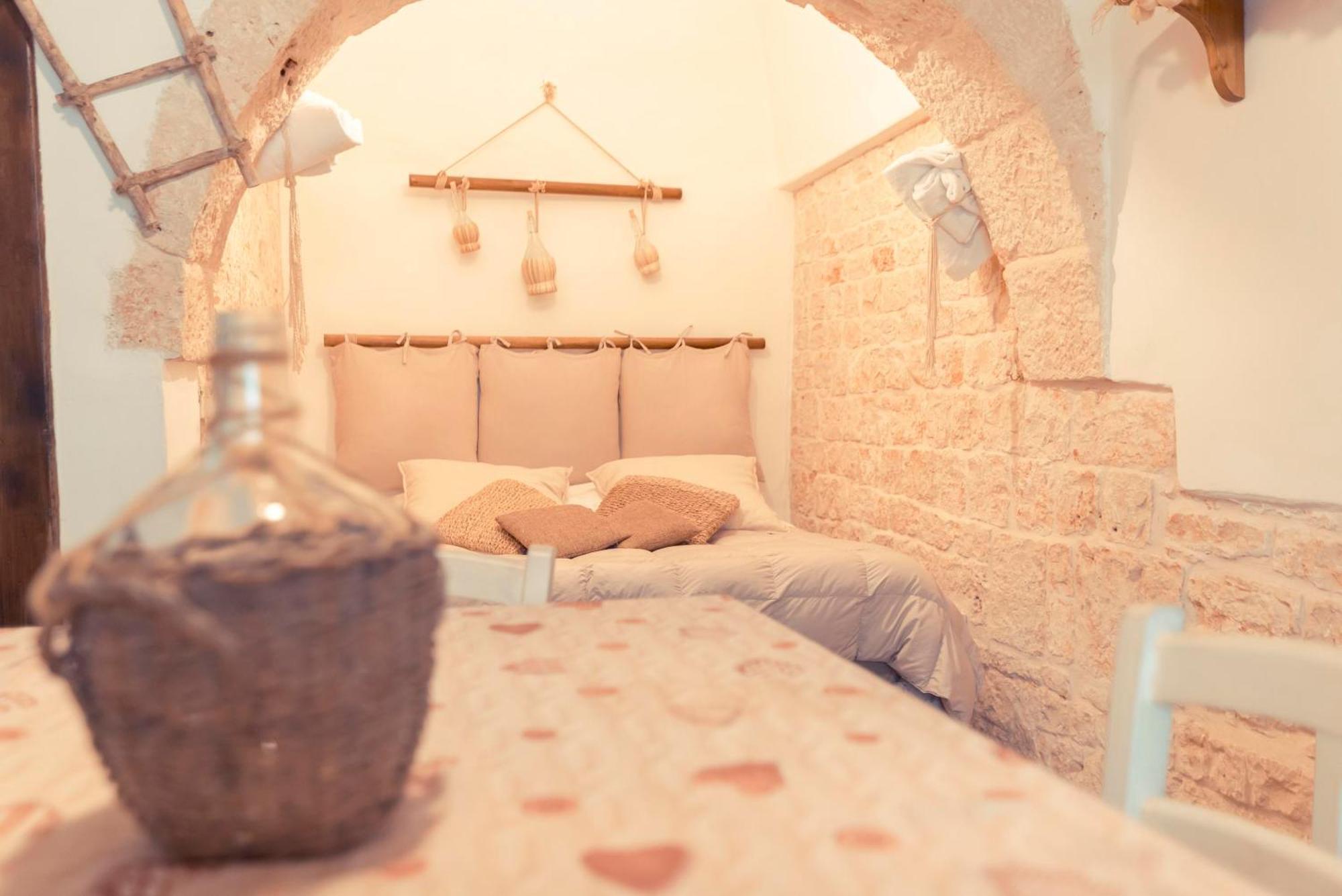 Trulli Antichi Mestieri - Widespread Trulli In The Historic Center Bed and Breakfast Alberobello Eksteriør billede