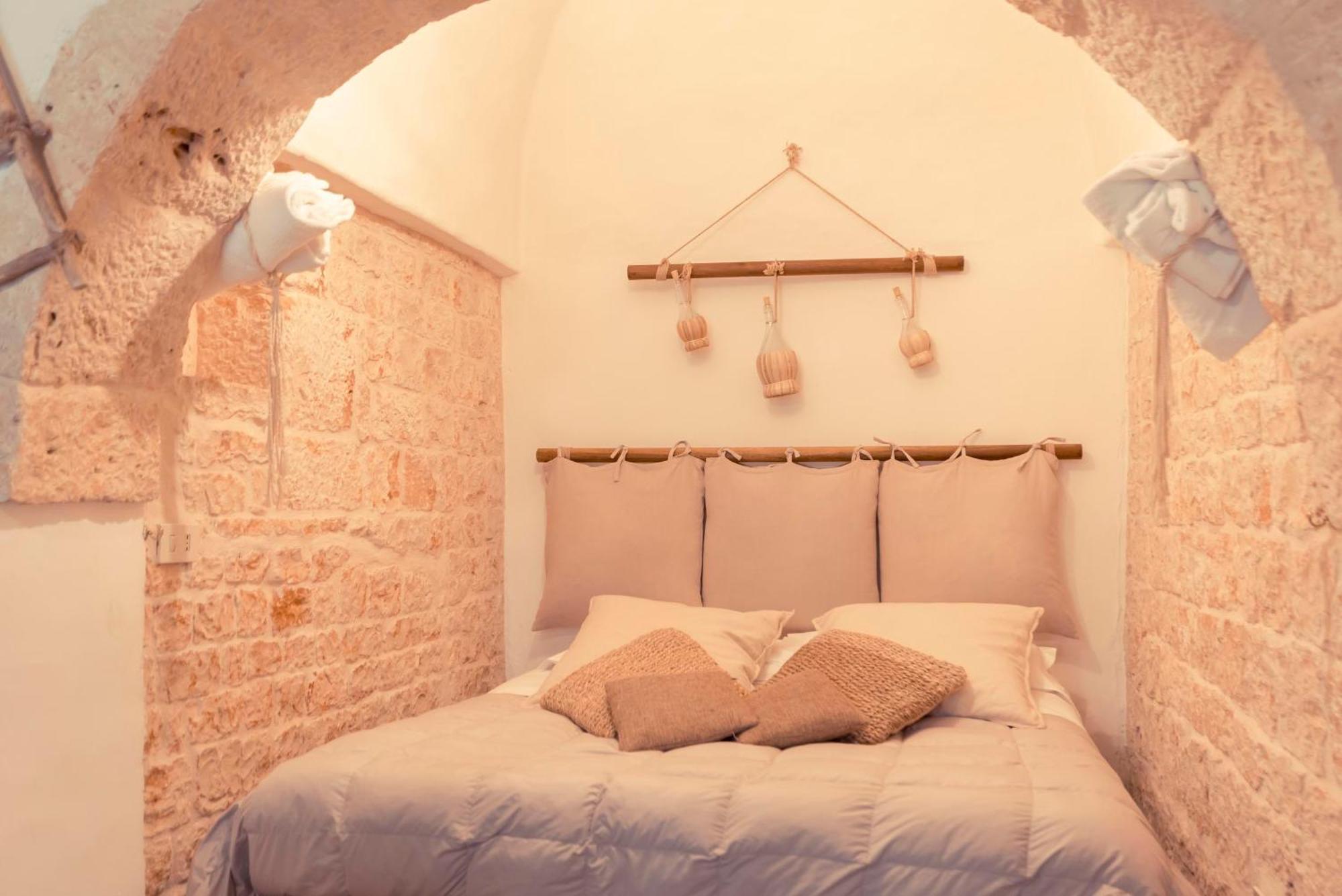 Trulli Antichi Mestieri - Widespread Trulli In The Historic Center Bed and Breakfast Alberobello Eksteriør billede
