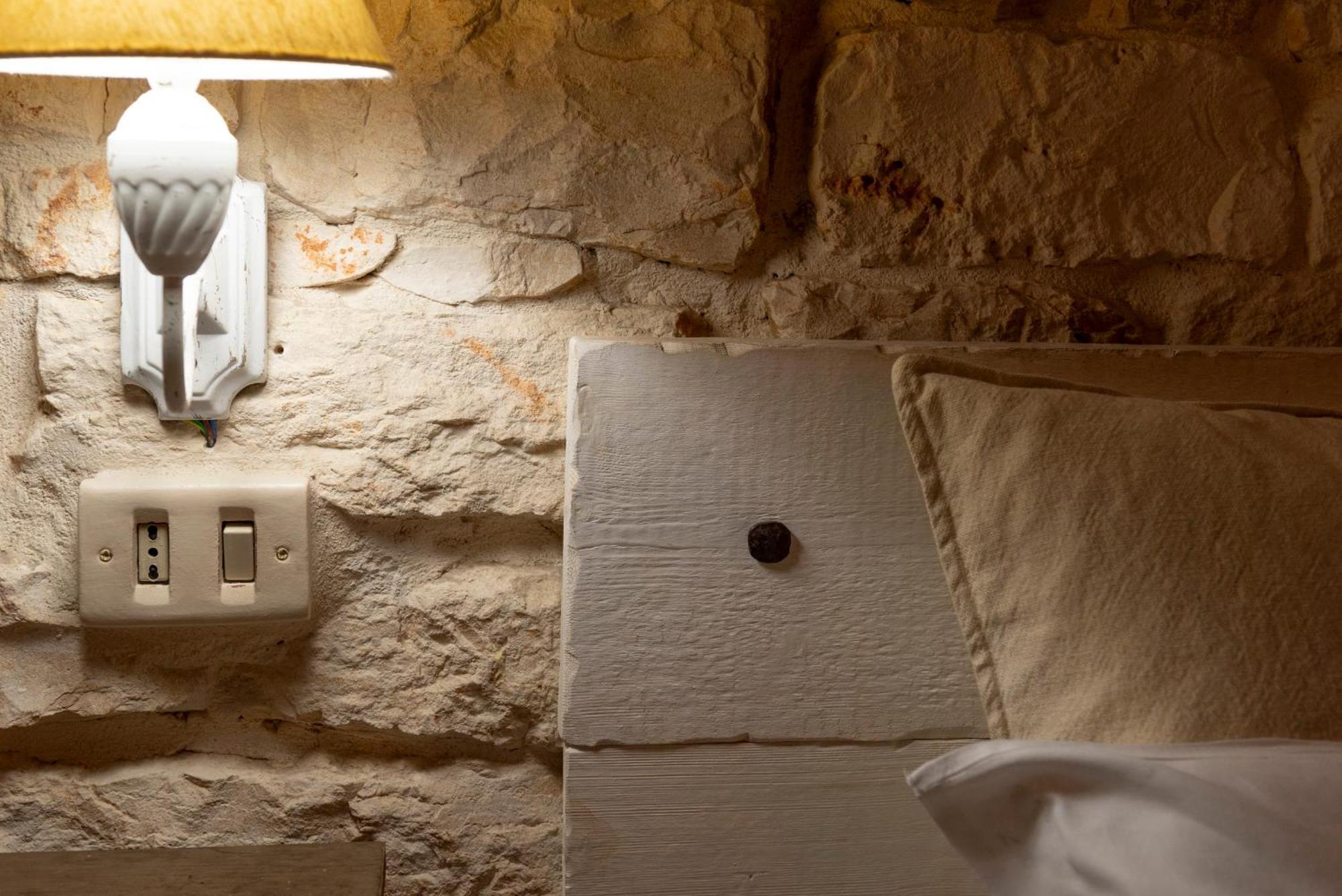 Trulli Antichi Mestieri - Widespread Trulli In The Historic Center Bed and Breakfast Alberobello Eksteriør billede