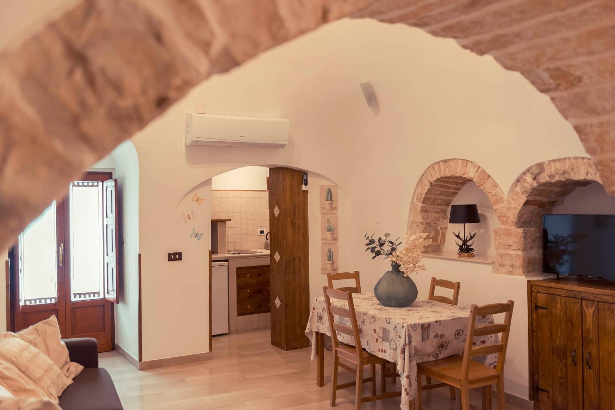Trulli Antichi Mestieri - Widespread Trulli In The Historic Center Bed and Breakfast Alberobello Eksteriør billede
