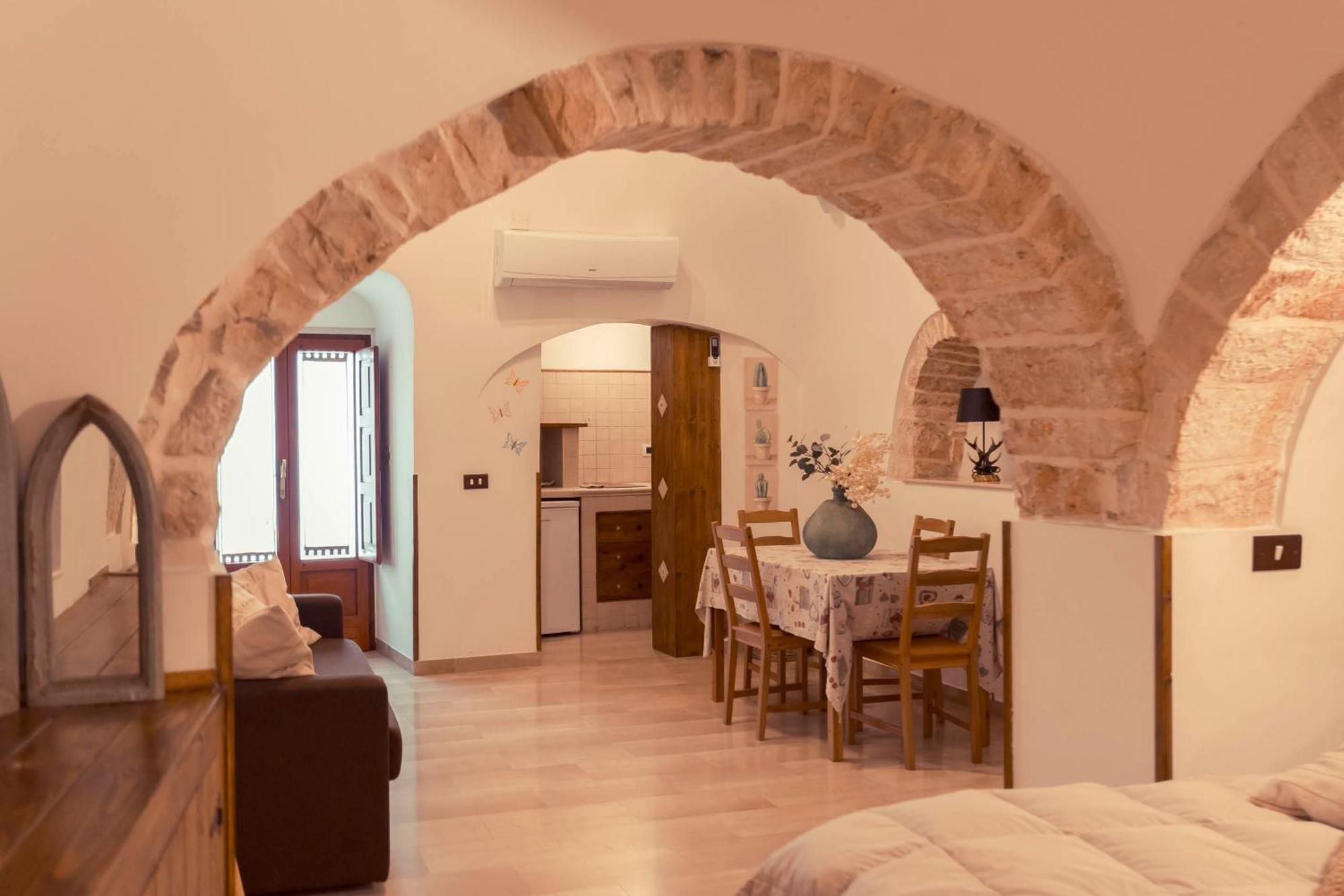 Trulli Antichi Mestieri - Widespread Trulli In The Historic Center Bed and Breakfast Alberobello Eksteriør billede