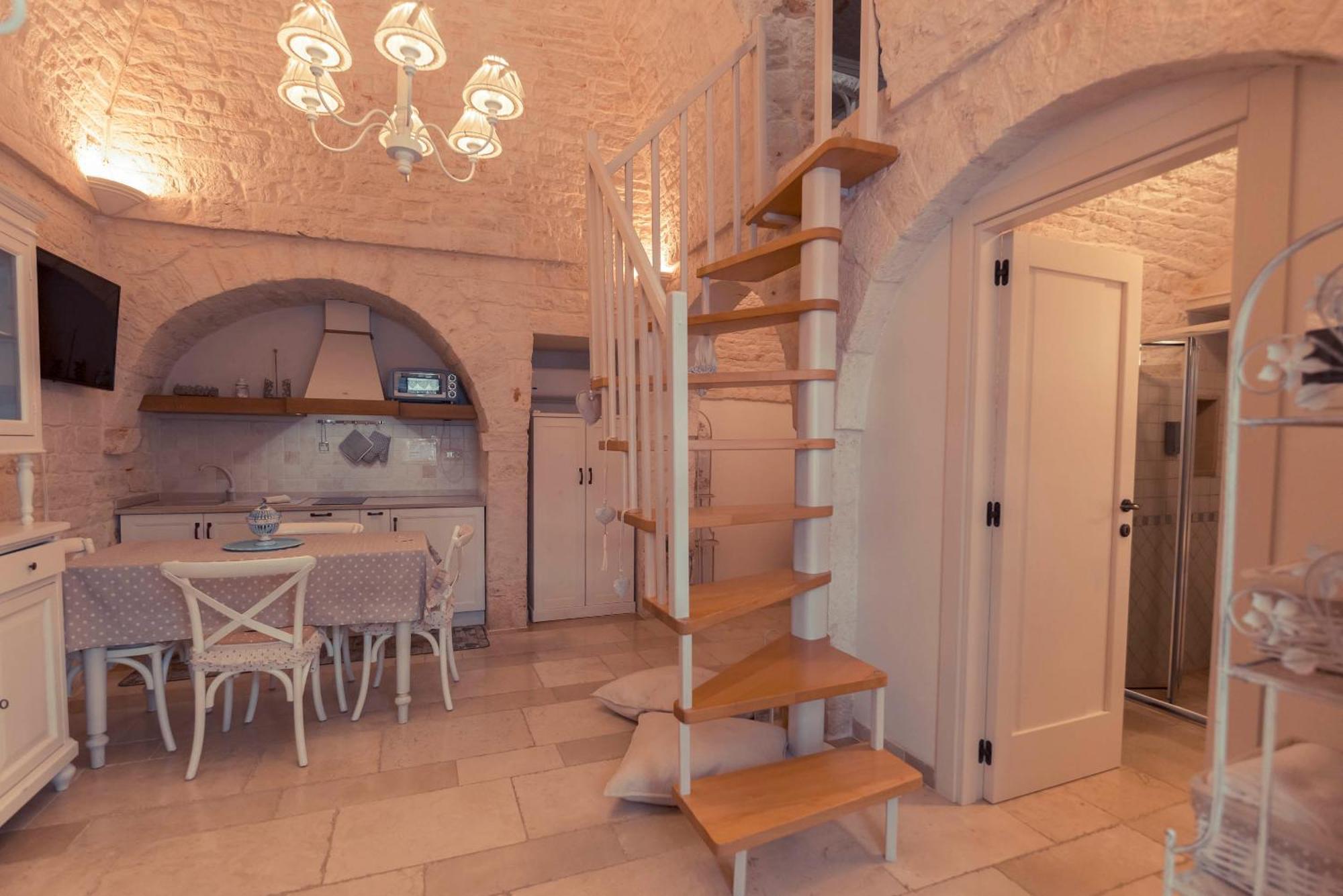 Trulli Antichi Mestieri - Widespread Trulli In The Historic Center Bed and Breakfast Alberobello Eksteriør billede