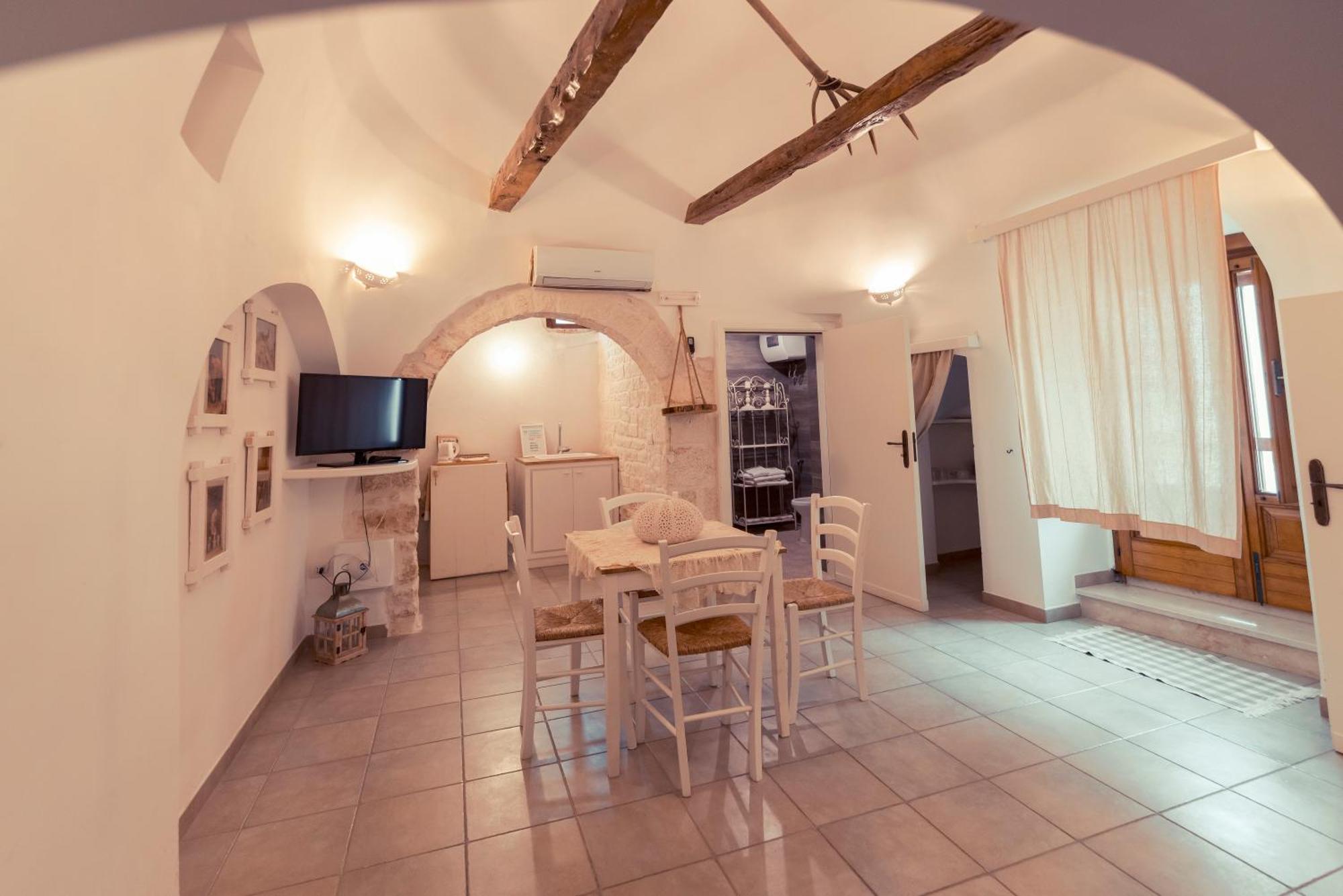 Trulli Antichi Mestieri - Widespread Trulli In The Historic Center Bed and Breakfast Alberobello Eksteriør billede