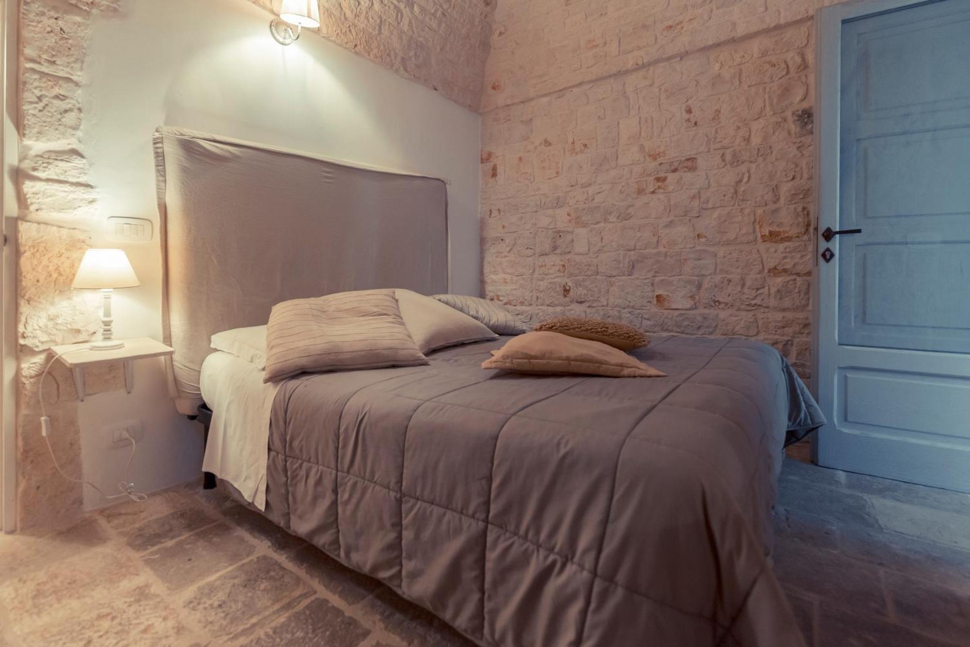 Trulli Antichi Mestieri - Widespread Trulli In The Historic Center Bed and Breakfast Alberobello Eksteriør billede
