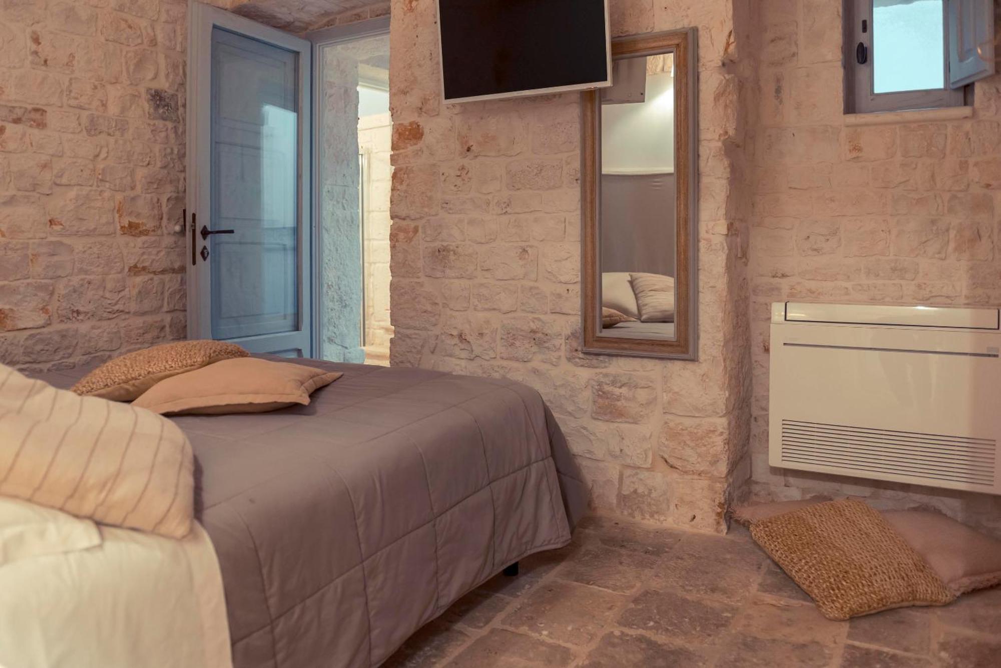 Trulli Antichi Mestieri - Widespread Trulli In The Historic Center Bed and Breakfast Alberobello Eksteriør billede