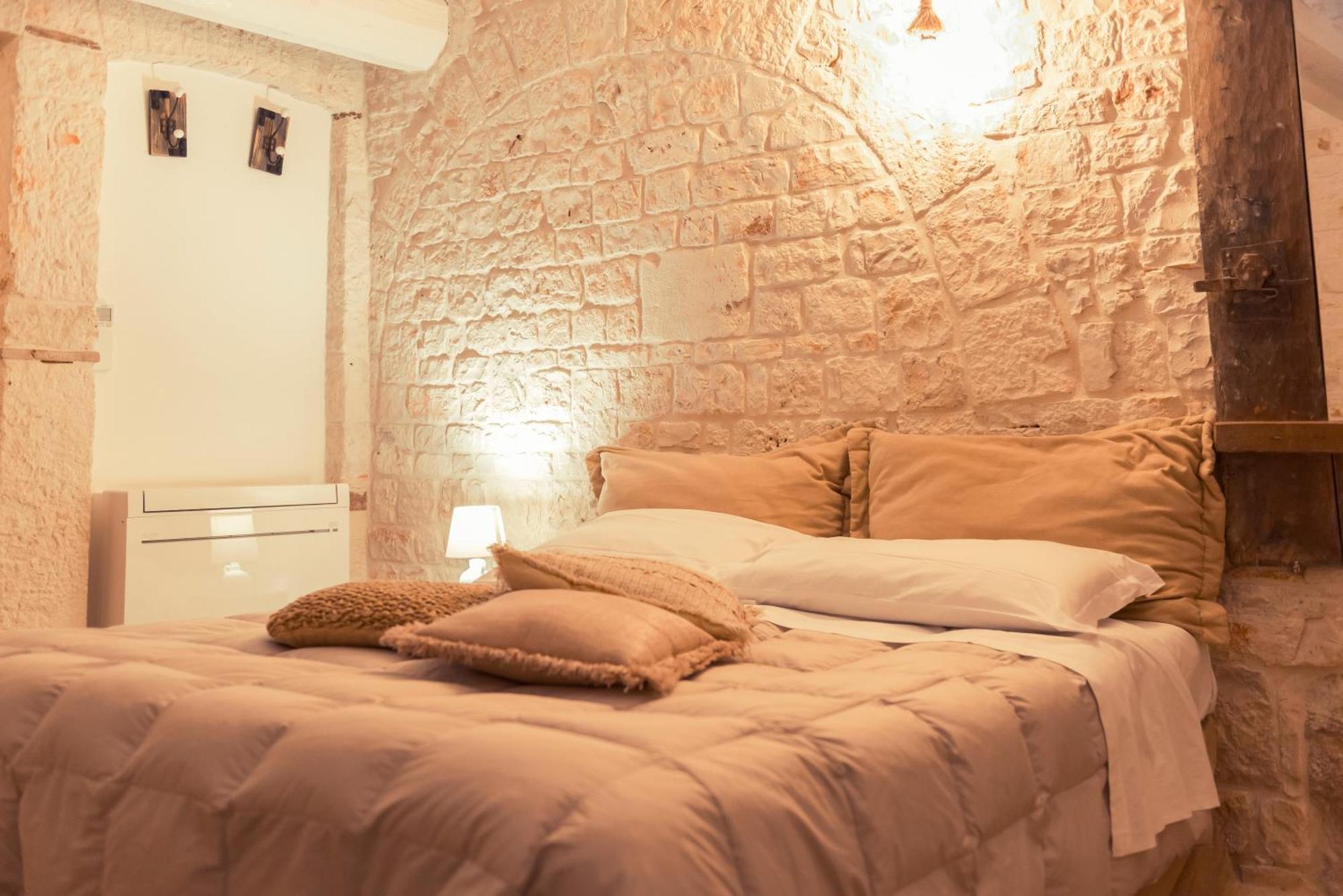 Trulli Antichi Mestieri - Widespread Trulli In The Historic Center Bed and Breakfast Alberobello Eksteriør billede