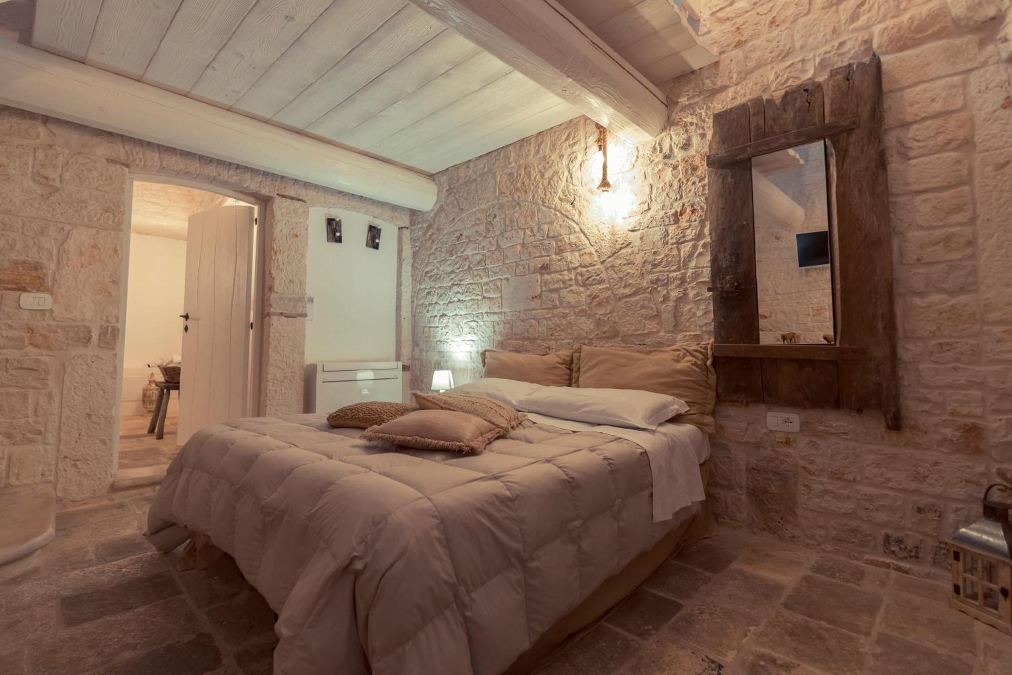 Trulli Antichi Mestieri - Widespread Trulli In The Historic Center Bed and Breakfast Alberobello Eksteriør billede
