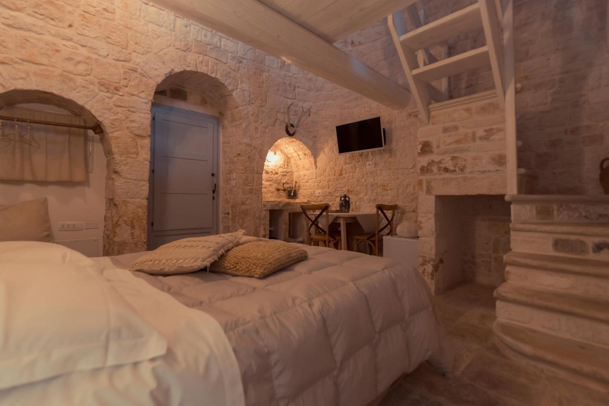 Trulli Antichi Mestieri - Widespread Trulli In The Historic Center Bed and Breakfast Alberobello Eksteriør billede