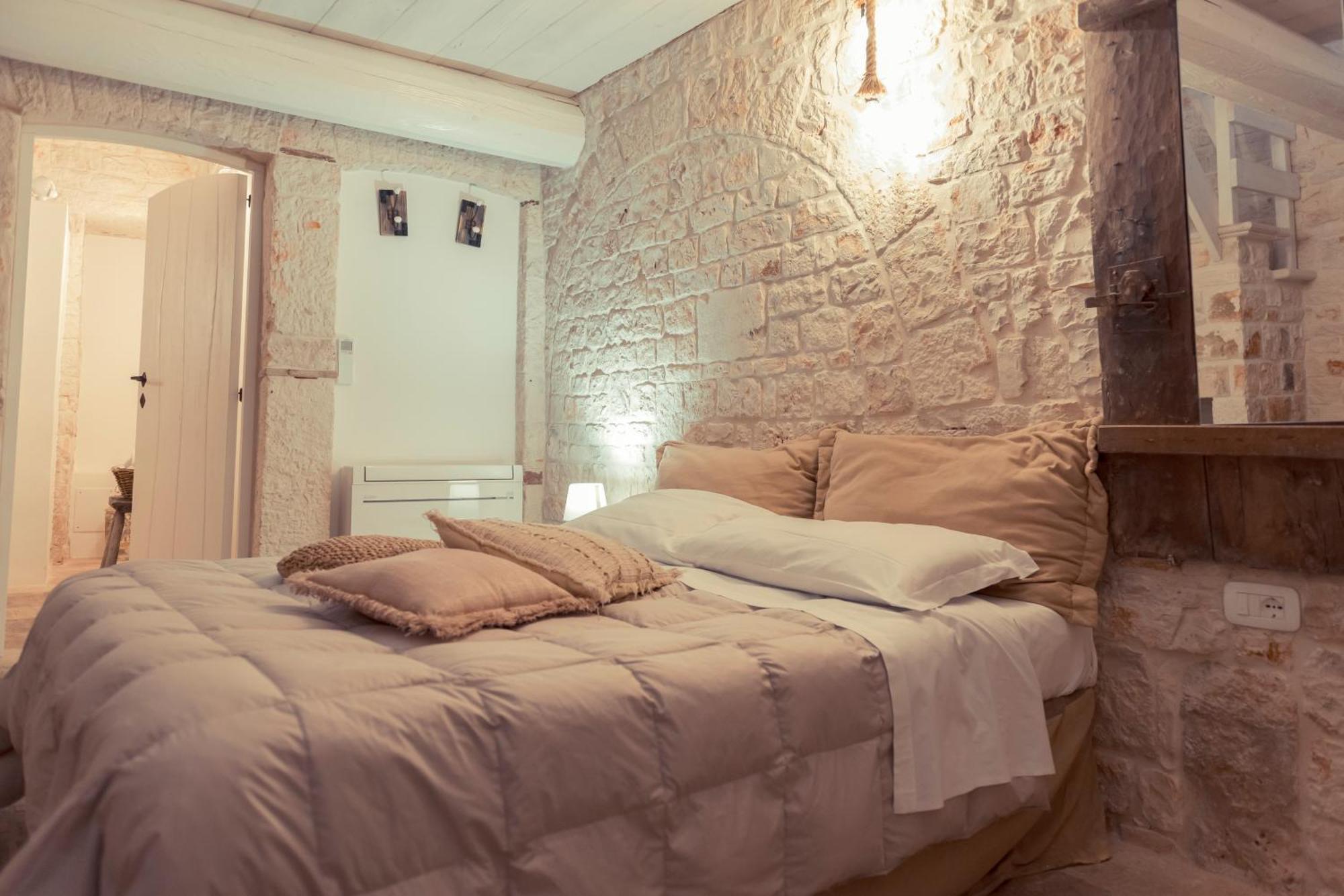 Trulli Antichi Mestieri - Widespread Trulli In The Historic Center Bed and Breakfast Alberobello Eksteriør billede