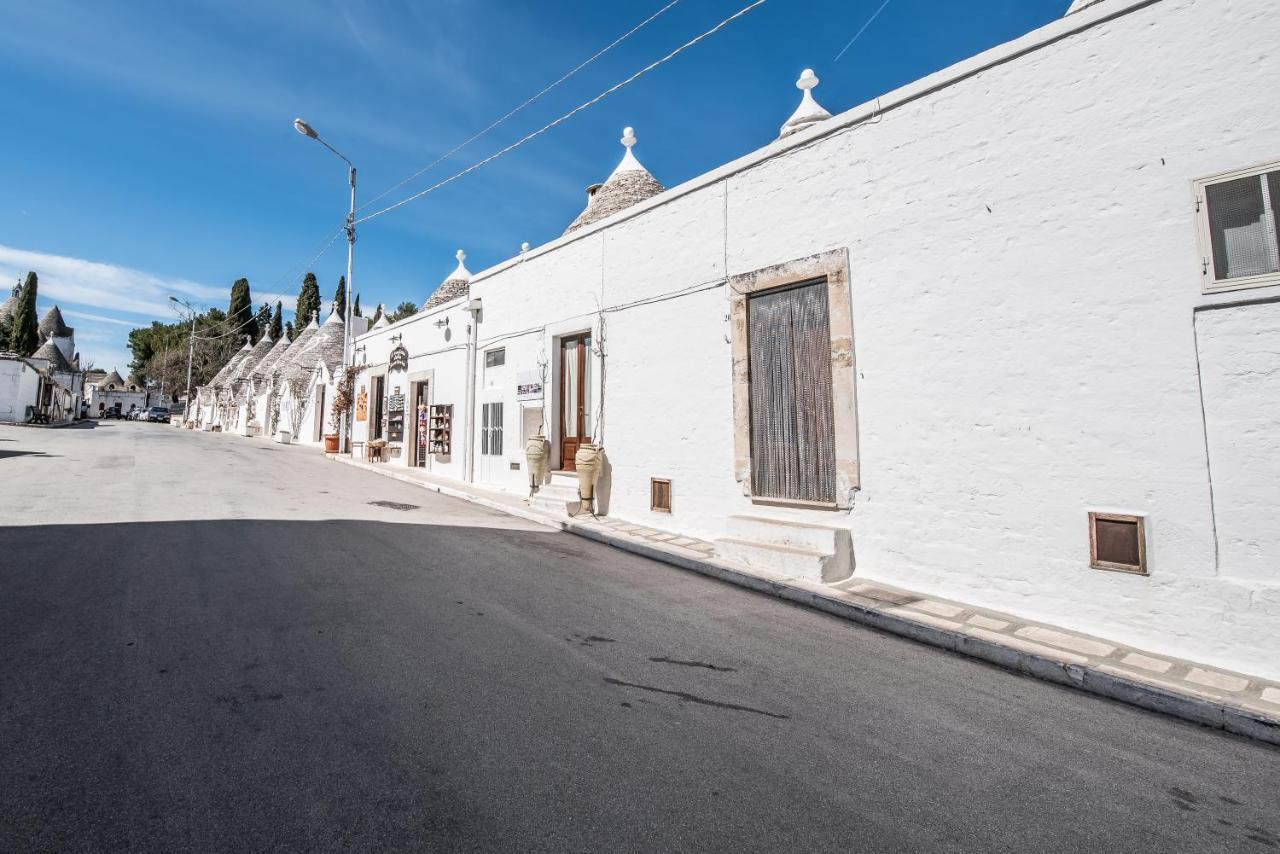 Trulli Antichi Mestieri - Widespread Trulli In The Historic Center Alberobello Eksteriør billede