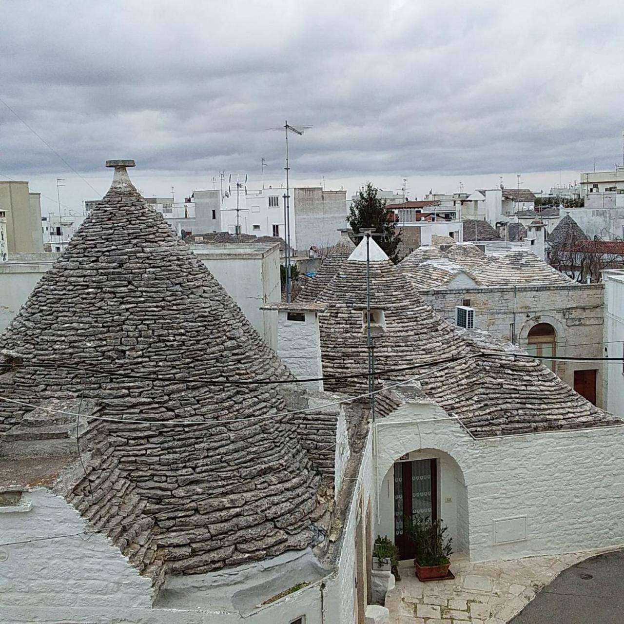 Trulli Antichi Mestieri - Widespread Trulli In The Historic Center Alberobello Eksteriør billede